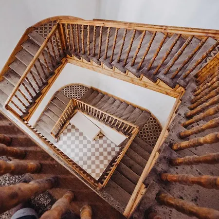 Michalowskiego 11 アパート