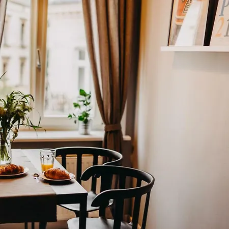 Michalowskiego 11 アパート