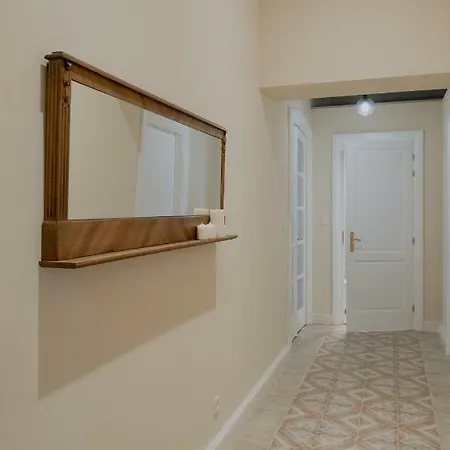 アパート Michalowskiego 11 *