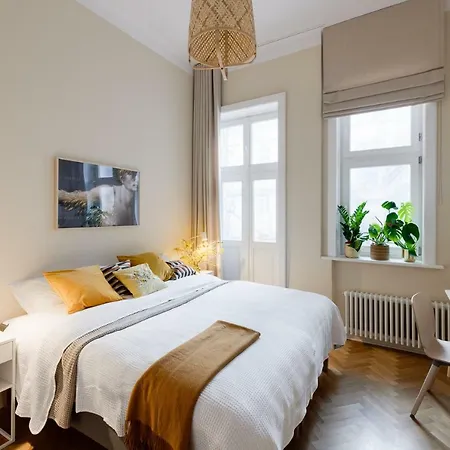 Michalowskiego 11 アパート