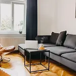 아파트 Michalowskiego 11 *