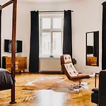 Appartement Michalowskiego 11 *