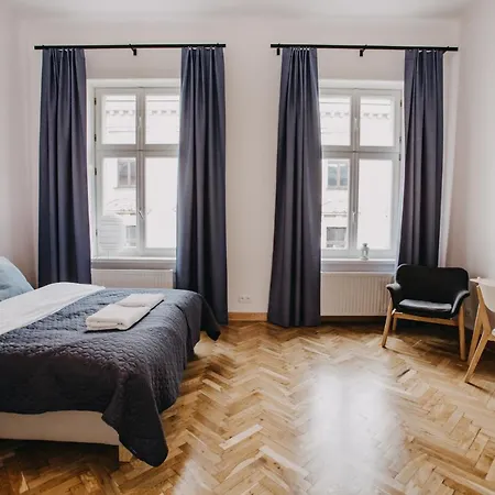 Michalowskiego 11 Apartman *