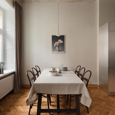 Michalowskiego 11 Daire