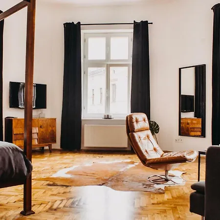 Apartmán Michalowskiego 11 *