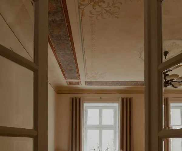 Appartamento Michalowskiego 11 *