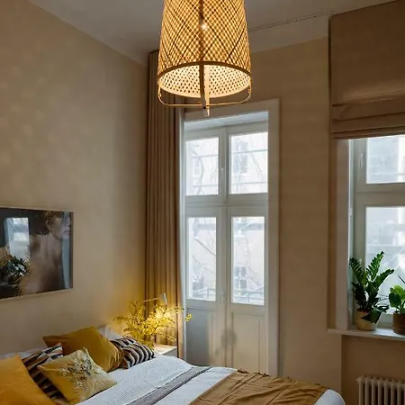 Apartment Michalowskiego 11 *